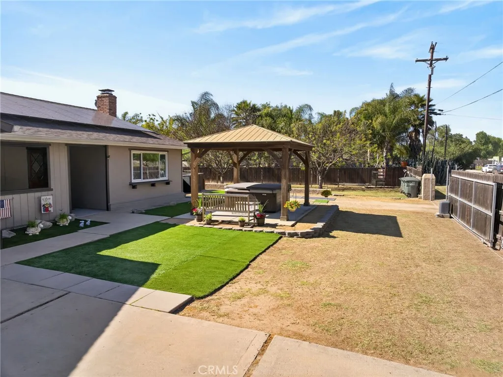 https://cdn.realtyfeed.com/cdn/127/306705544/a143d1417b9a228afd7ffbdad1744323.webp