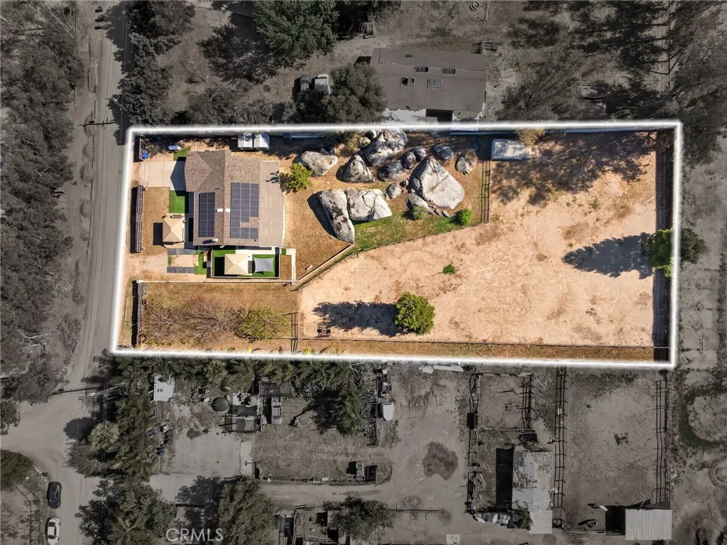 https://cdn.realtyfeed.com/cdn/127/306705544/c51d40c4004d8e6540aee172566715fa.webp