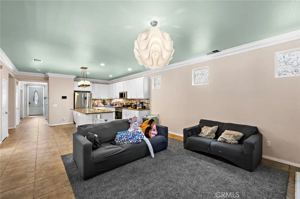 https://cdn.realtyfeed.com/cdn/127/306705679/2a28bff018ee04a652749e098598d30b.webp