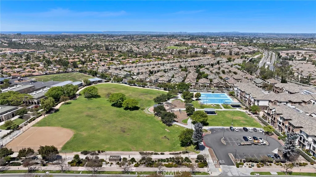 https://cdn.realtyfeed.com/cdn/127/306705679/7cd919d261952caac0a264d815ec7e08.webp