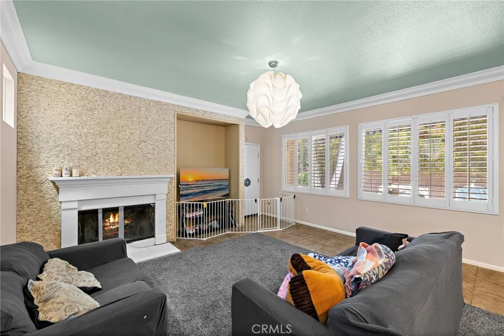 https://cdn.realtyfeed.com/cdn/127/306705679/bad7abe5ddf84383ef3135948ccb5691.webp