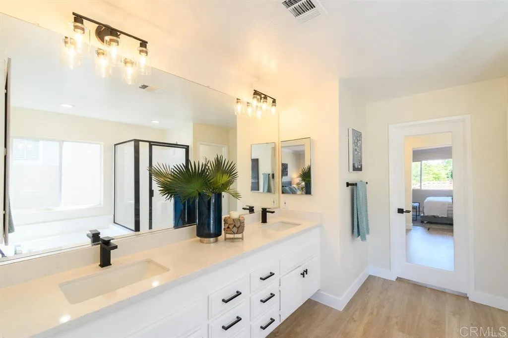https://cdn.realtyfeed.com/cdn/127/306705759/1db3b2303107c77a8b77f1b00794c0ef.webp