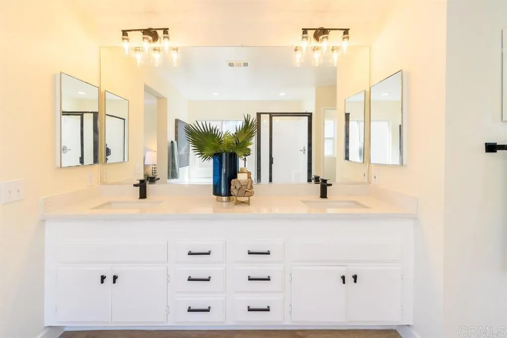 https://cdn.realtyfeed.com/cdn/127/306705759/35a7d7110711d3d9c4936b085376240f.webp