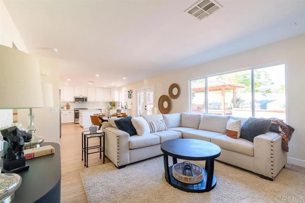 https://cdn.realtyfeed.com/cdn/127/306705759/5cbcfeab375476c2266a497a92163f23.webp