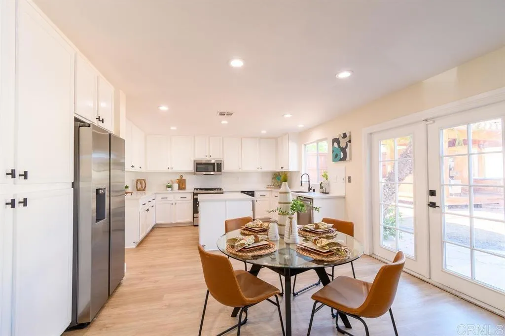 https://cdn.realtyfeed.com/cdn/127/306705759/8cde3318ade7e4745081fd45bd680708.webp
