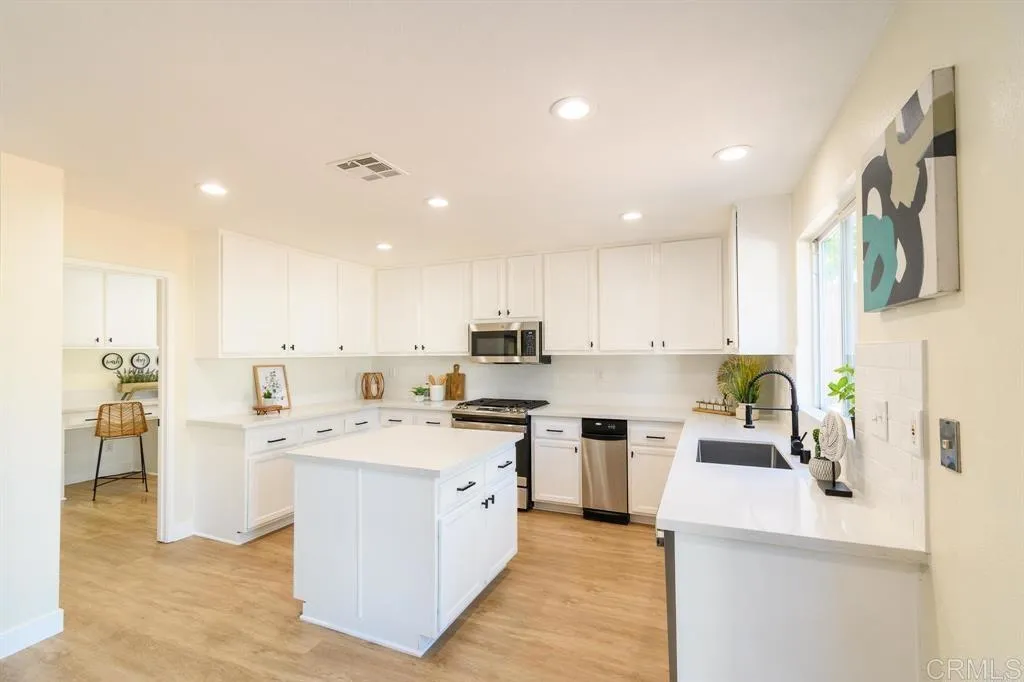 https://cdn.realtyfeed.com/cdn/127/306705759/f11b9294df4f6cad623be0d25d237025.webp