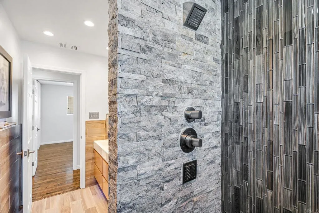 https://cdn.realtyfeed.com/cdn/127/306705768/080582e3e6acb1edd828560268a7e787.webp