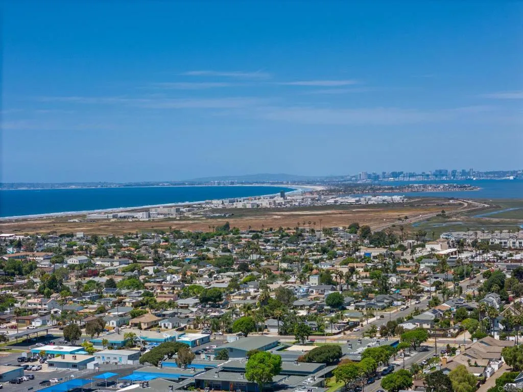 https://cdn.realtyfeed.com/cdn/127/306705768/916b0c4a9c38954b0100295c70a31bcb.webp
