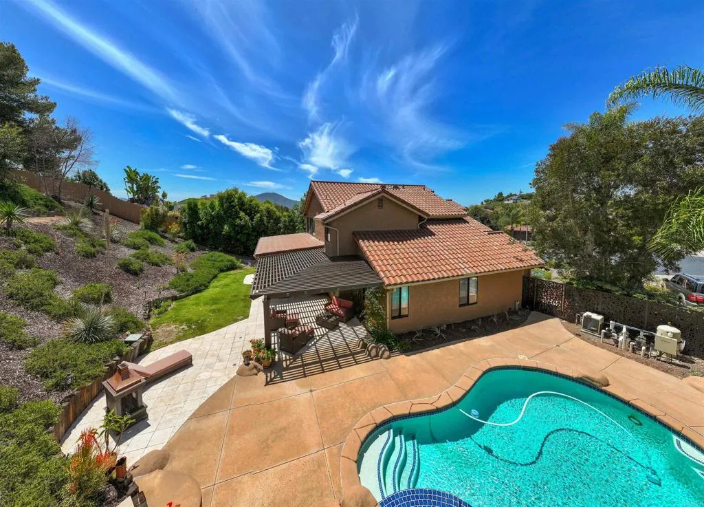 https://cdn.realtyfeed.com/cdn/127/306705772/7ed8de2f98c7343fabef35f6e9c97863.webp