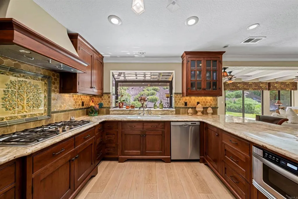 https://cdn.realtyfeed.com/cdn/127/306705772/93cbe4c89ac1ee8068a27b8fc26c5cd2.webp