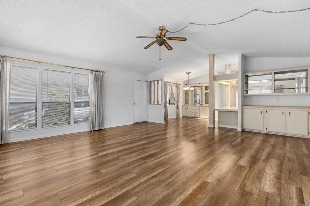 https://cdn.realtyfeed.com/cdn/127/306705808/ca1919c6b3e21e7d332ce1121f850925.webp