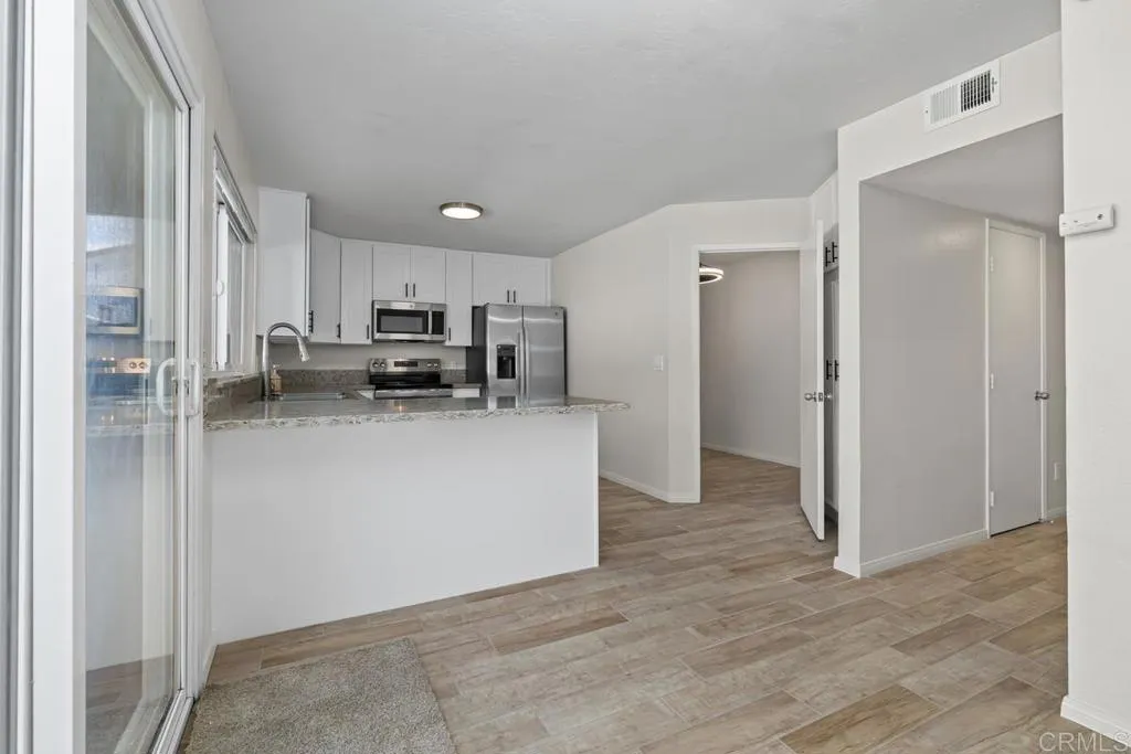 https://cdn.realtyfeed.com/cdn/127/306705814/ba9cae4087d8697a4c9790a390796364.webp