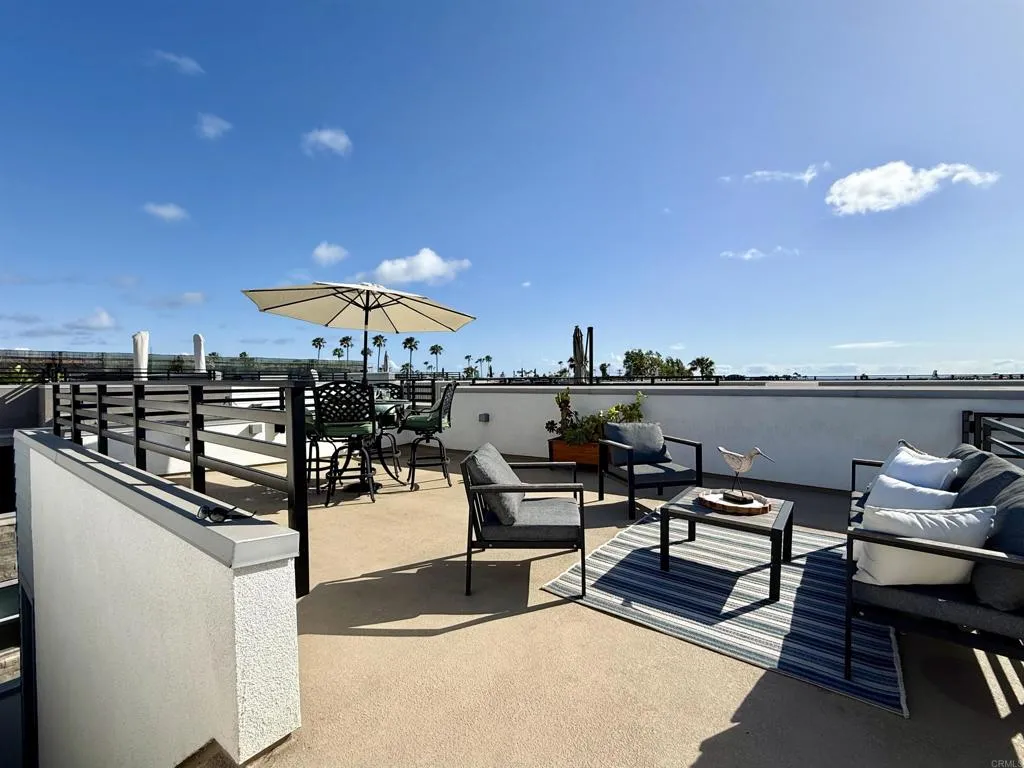 https://cdn.realtyfeed.com/cdn/127/306705877/30bf3f9e357332e24bc5f6f692216ed1.webp