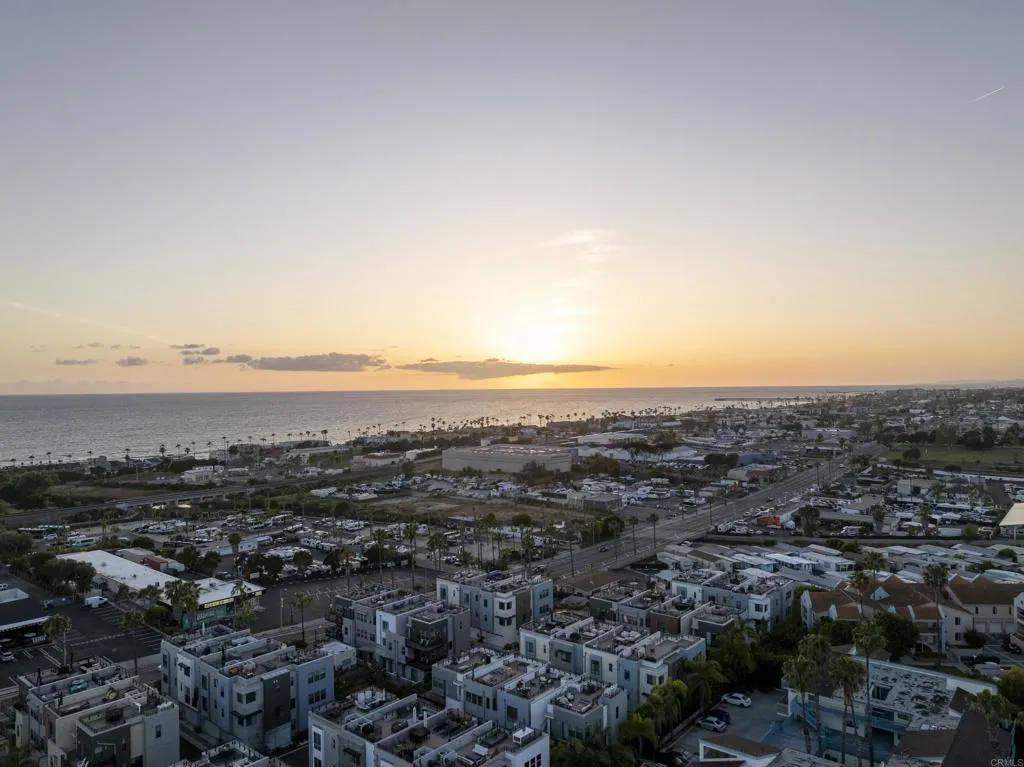 https://cdn.realtyfeed.com/cdn/127/306705877/4cc01eda1de30e32efce79fb03f3aa7d.webp
