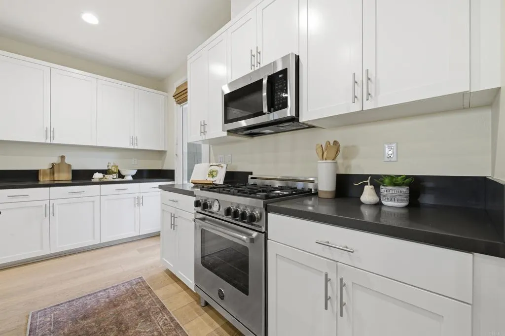 https://cdn.realtyfeed.com/cdn/127/306705877/59d30a2bed4df2fc669c349bec880a8f.webp