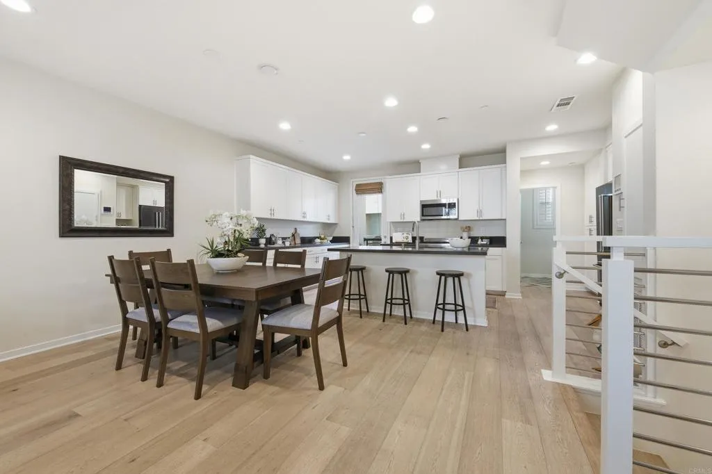 https://cdn.realtyfeed.com/cdn/127/306705877/65c845005add08e7112d6811a2e92478.webp