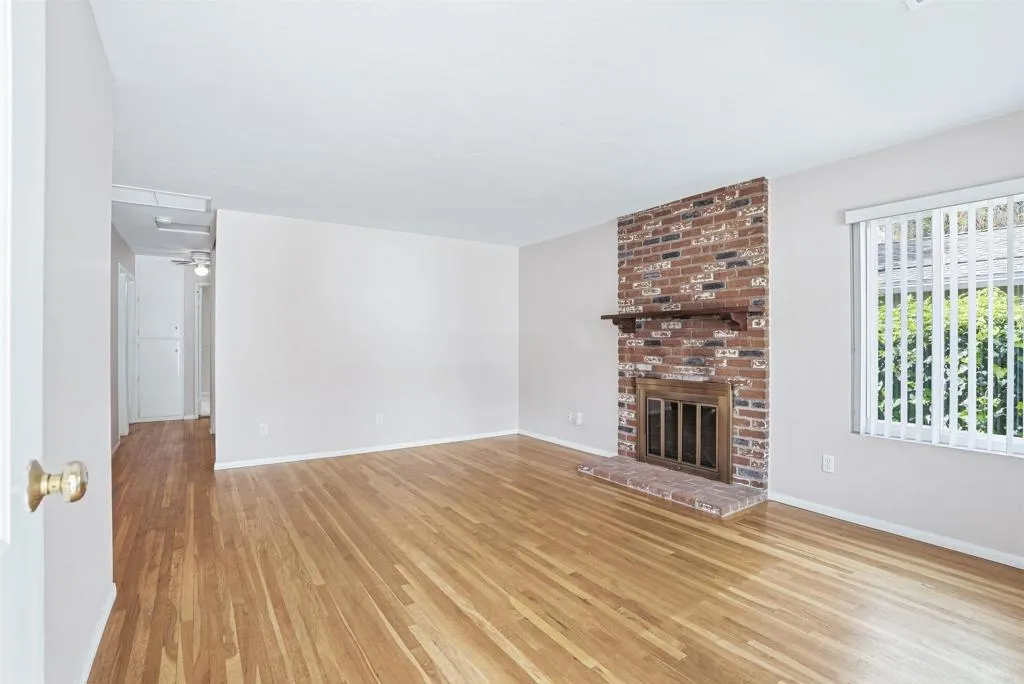 https://cdn.realtyfeed.com/cdn/127/306705885/231515320b12f4c5f8207e12c80045af.webp