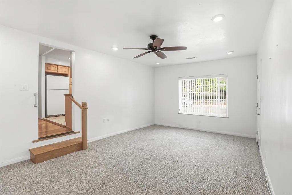 https://cdn.realtyfeed.com/cdn/127/306705885/906cf9b1aba25080f9d7d059d8e08a7c.webp