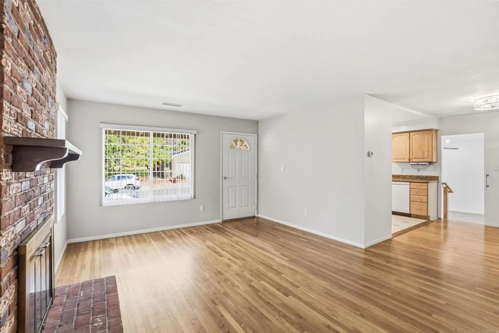 https://cdn.realtyfeed.com/cdn/127/306705885/96ffa61bf14923c96f9a103a2d48e2c3.webp