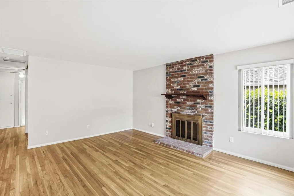 https://cdn.realtyfeed.com/cdn/127/306705885/bc72048f4697da0e369575feefde71dc.webp