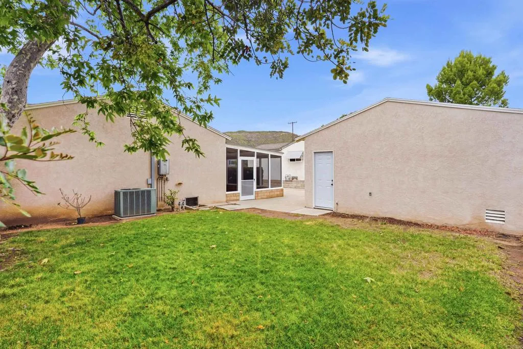 https://cdn.realtyfeed.com/cdn/127/306705885/c6fc4194955c21c09a3f63384c49a921.webp