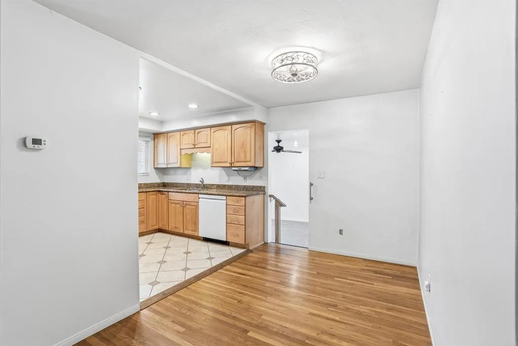 https://cdn.realtyfeed.com/cdn/127/306705885/ce91ec7cab8bde64f4fab812219845d4.webp