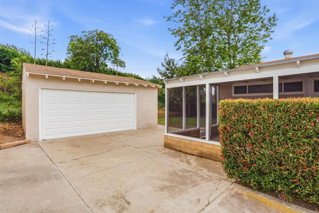 https://cdn.realtyfeed.com/cdn/127/306705885/d488ad5bc3a409f753428473fb5b538e.webp