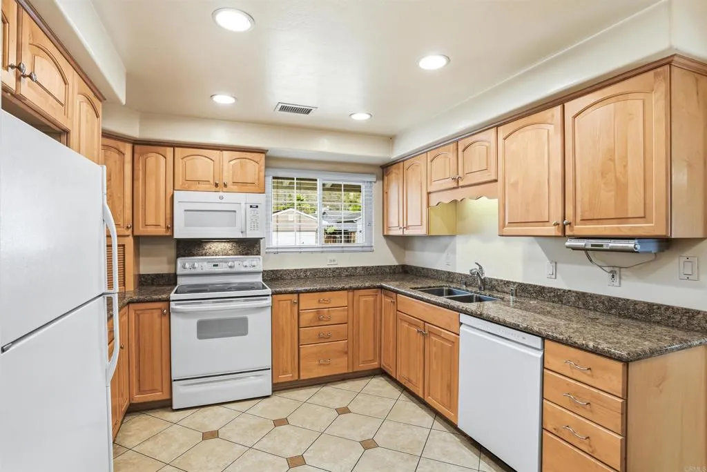 https://cdn.realtyfeed.com/cdn/127/306705885/f0a9df998fda98b25d49e9e74963b408.webp
