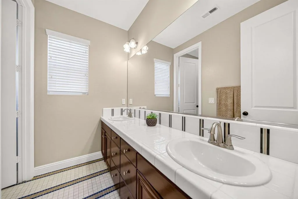 https://cdn.realtyfeed.com/cdn/127/306705886/1c45bacf024933463031fde4c40d574e.webp