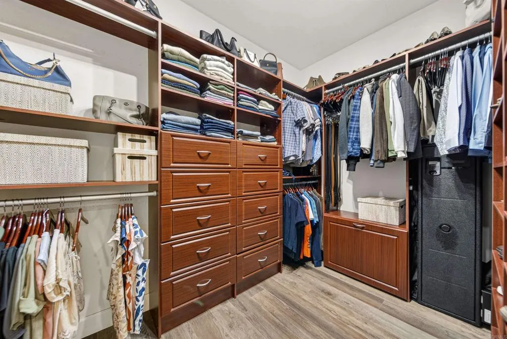 https://cdn.realtyfeed.com/cdn/127/306705886/62926912ff2bbf6c6abcaeb6a04f2d19.webp