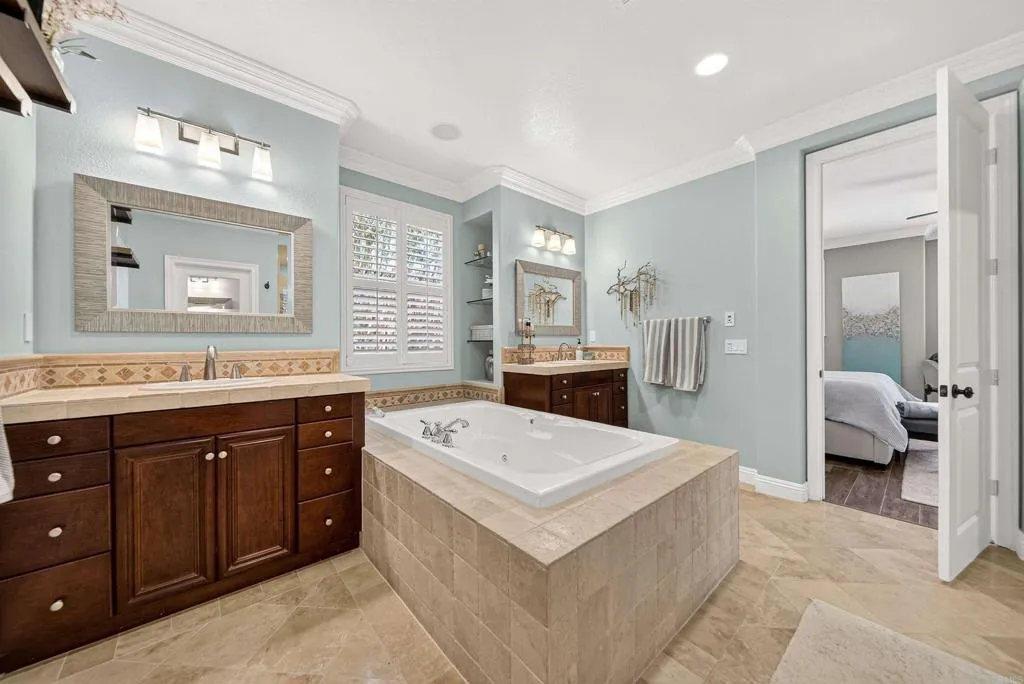 https://cdn.realtyfeed.com/cdn/127/306705886/68b4a54dd03140fd06e567b5f749fcf7.webp