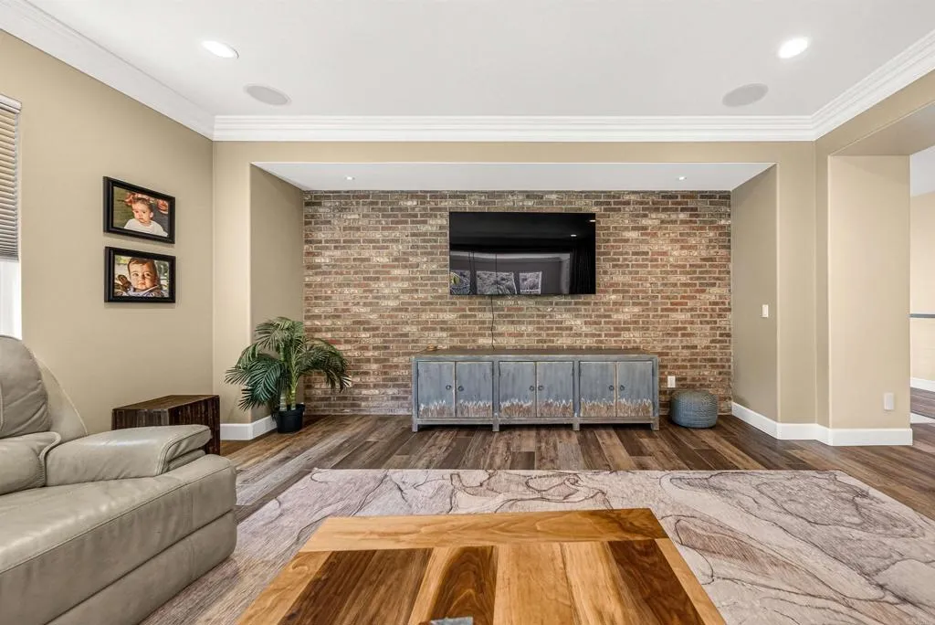 https://cdn.realtyfeed.com/cdn/127/306705886/9c977f9faef9fd8f61b55846d637abbc.webp