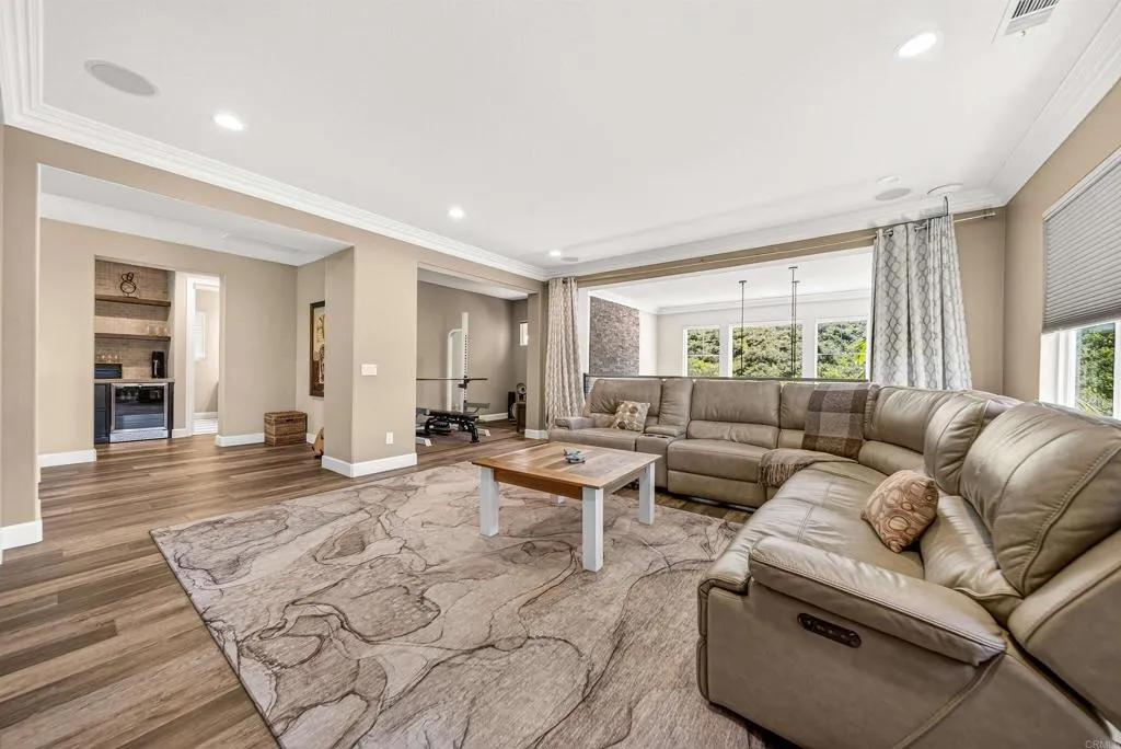 https://cdn.realtyfeed.com/cdn/127/306705886/a921a7af53735a3853ef017ec50c836d.webp