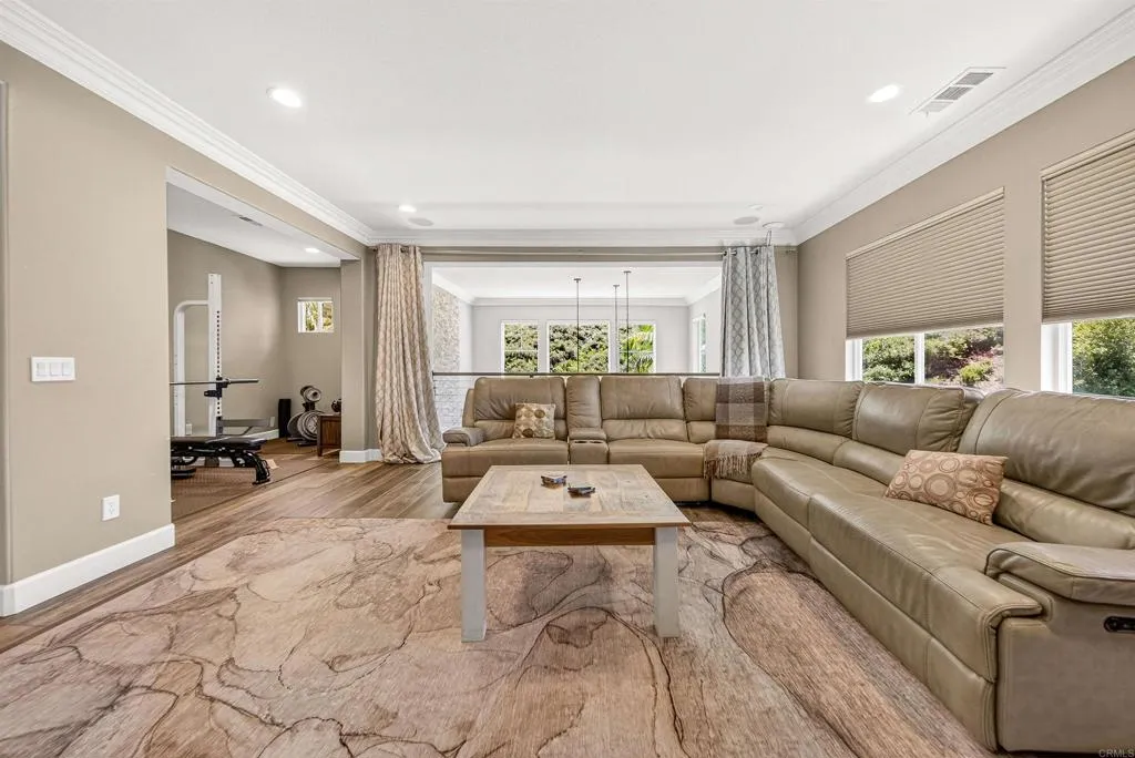 https://cdn.realtyfeed.com/cdn/127/306705886/b8cd8b2bb2d2c35a3bc99a4e51b7db96.webp