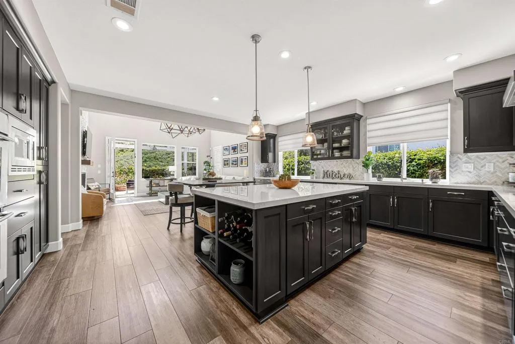 https://cdn.realtyfeed.com/cdn/127/306705886/debb03b8af8f87ea926dab2cf4f76f86.webp