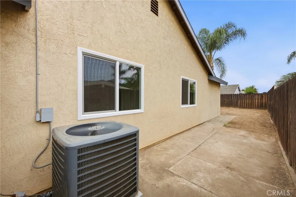https://cdn.realtyfeed.com/cdn/127/306705889/17fbc3810a586d75ec0c9c6d795dceb3.webp