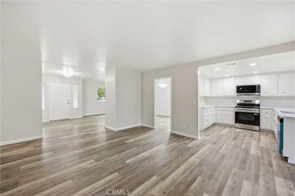 https://cdn.realtyfeed.com/cdn/127/306705889/9dd8315df9dc539d1590d113553cfb39.webp