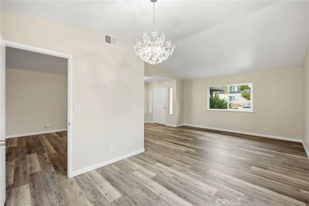 https://cdn.realtyfeed.com/cdn/127/306705889/c7de5bfe5c56221c47070f0fb8146bde.webp