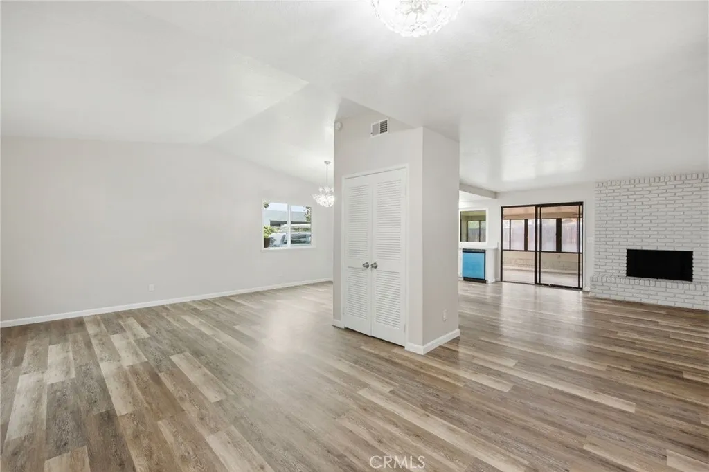 https://cdn.realtyfeed.com/cdn/127/306705889/efba761e819ffc9f3e2598972b010d1c.webp