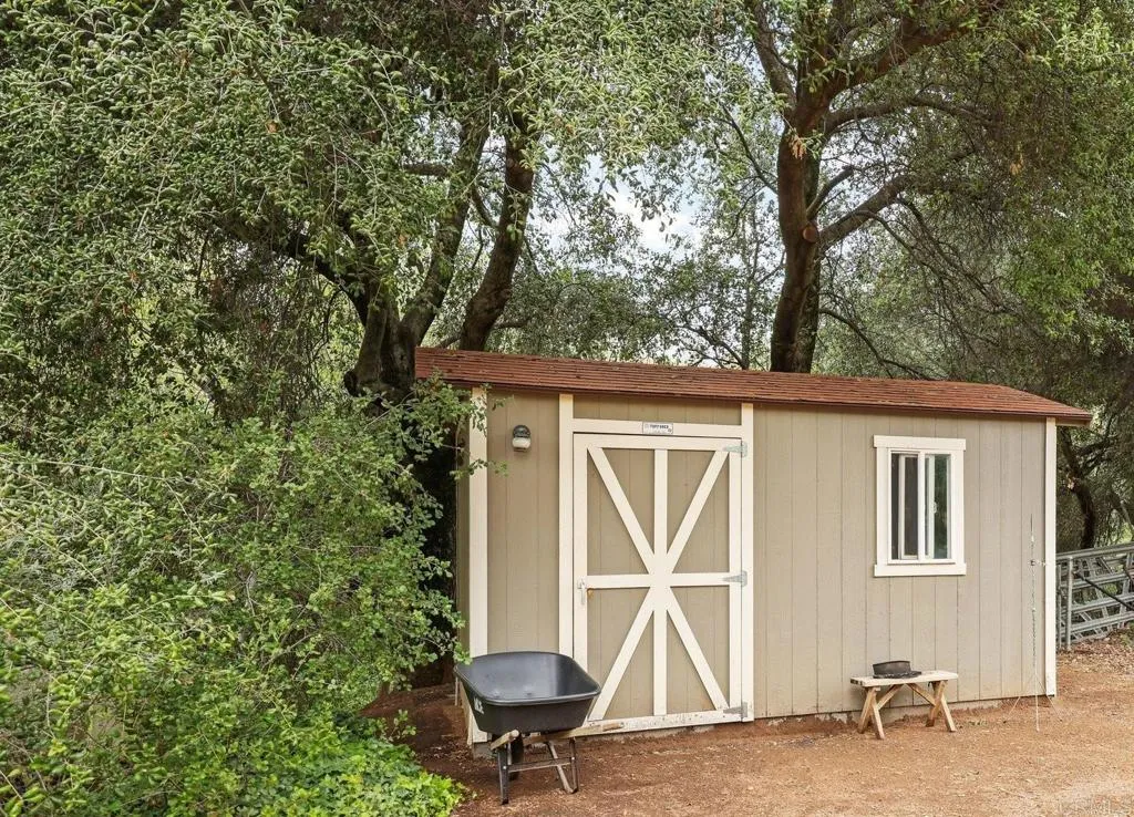 https://cdn.realtyfeed.com/cdn/127/306705950/134f105ce79d4a4383d6c327ab3f5a51.webp