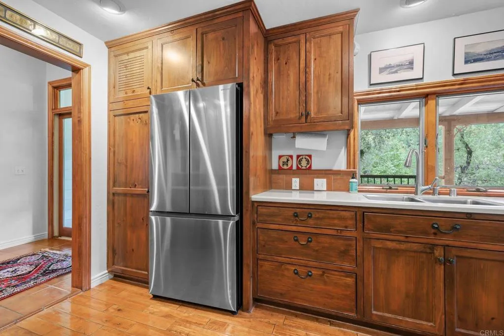 https://cdn.realtyfeed.com/cdn/127/306705950/37083d4dfea300df03c461056f05cc33.webp