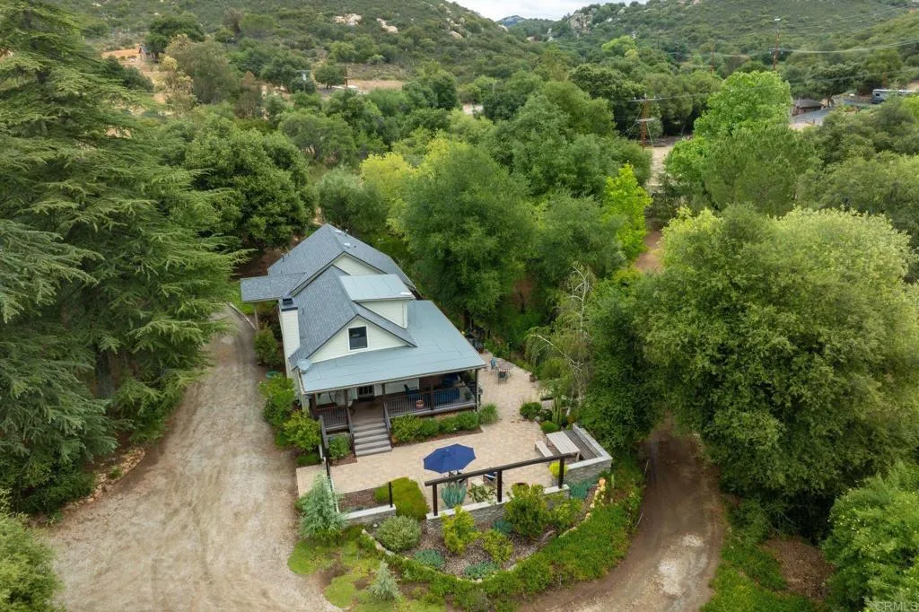 https://cdn.realtyfeed.com/cdn/127/306705950/7417ef142d17cd5fadb4b4176a81422f.webp