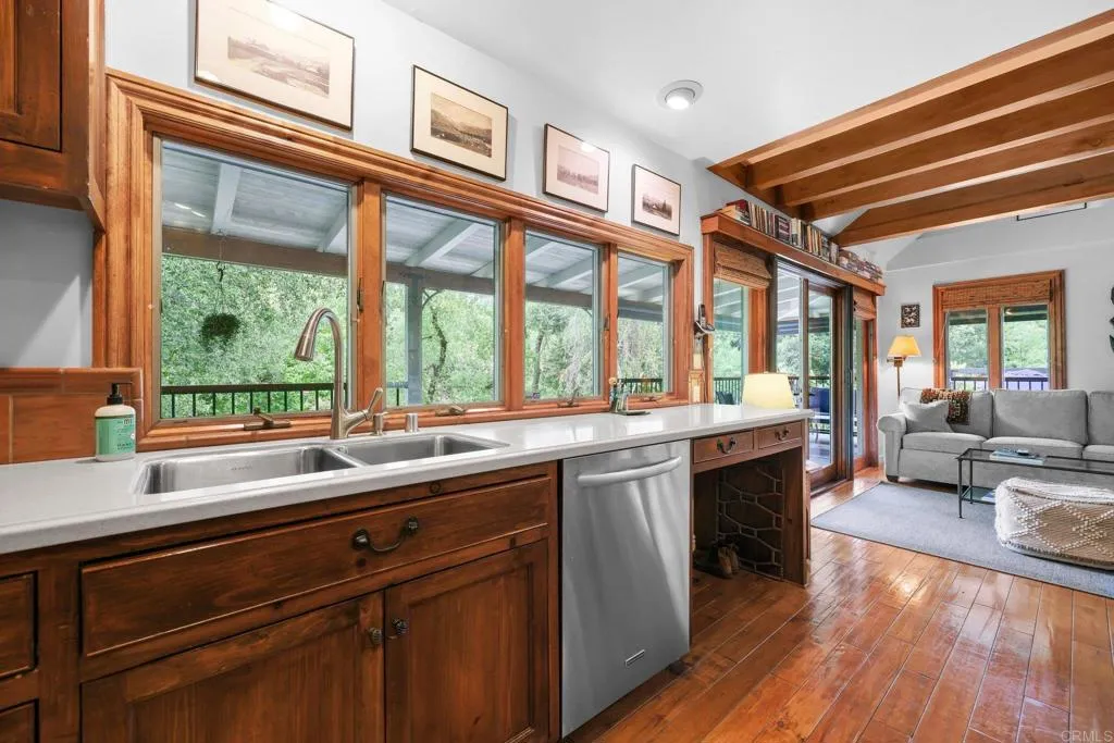 https://cdn.realtyfeed.com/cdn/127/306705950/78874b3809a1cecb70139bec7c29bb3e.webp