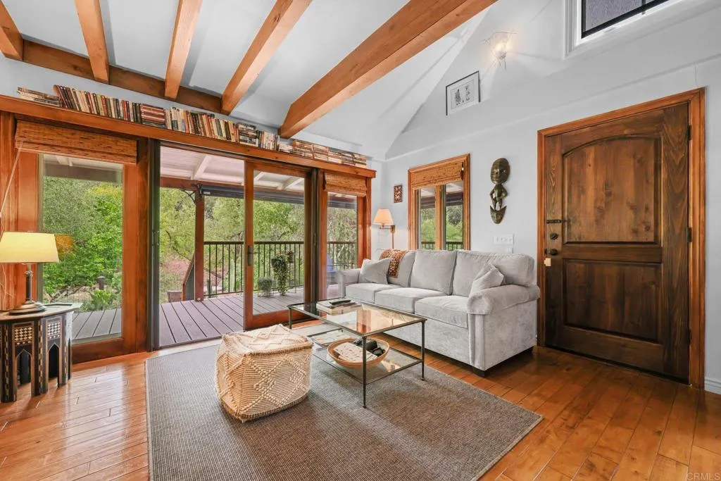 https://cdn.realtyfeed.com/cdn/127/306705950/7ace1c5361e99502aa6af547de59b8a9.webp