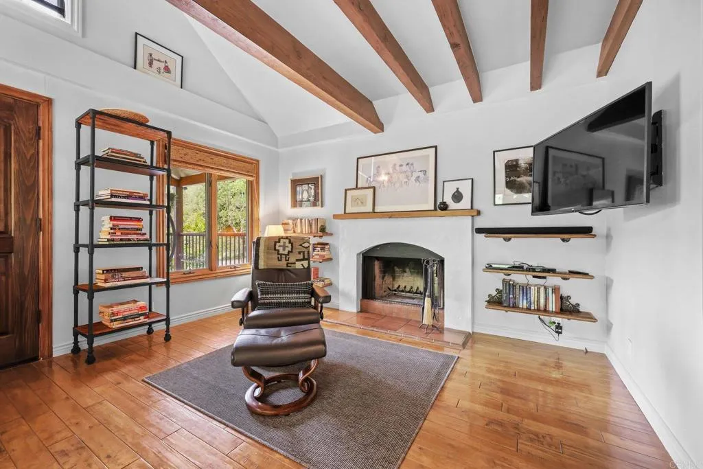 https://cdn.realtyfeed.com/cdn/127/306705950/c6efd014cc0e5196a302ecd15ff1d1b8.webp