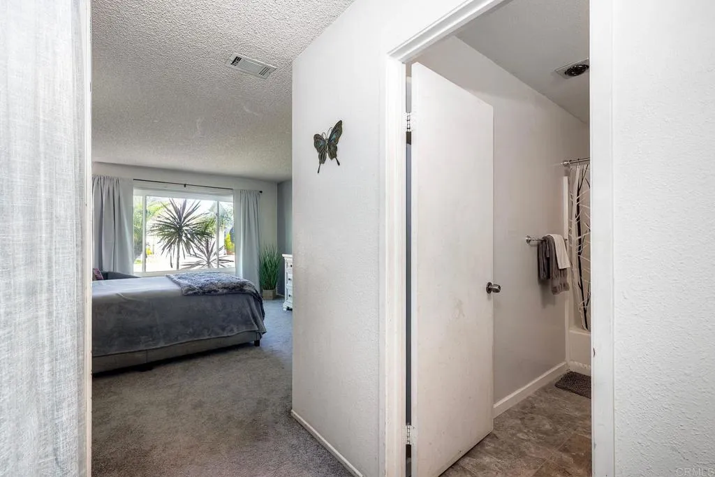 https://cdn.realtyfeed.com/cdn/127/306705962/18aff7d8e41cc319a24d3b806d73aa1c.webp