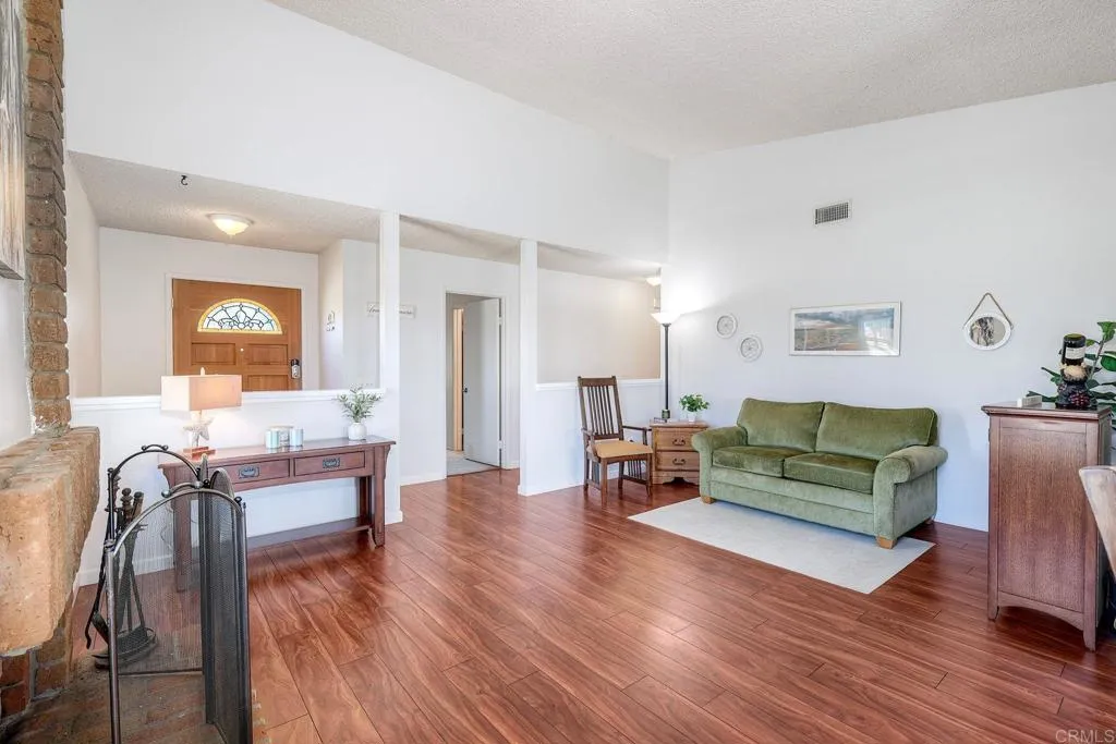 https://cdn.realtyfeed.com/cdn/127/306705962/c52f29755b6d446b3a2eb153ed915453.webp
