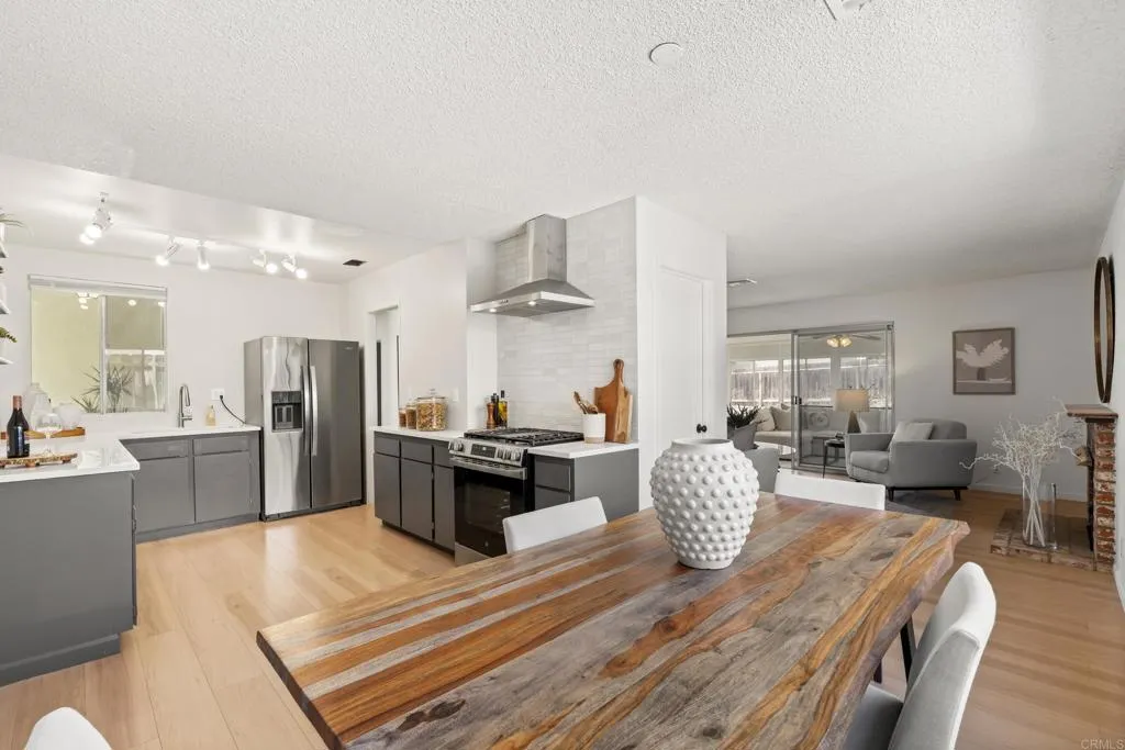 https://cdn.realtyfeed.com/cdn/127/306705969/1e7386cbd2fe60a4a74c778596bf608a.webp