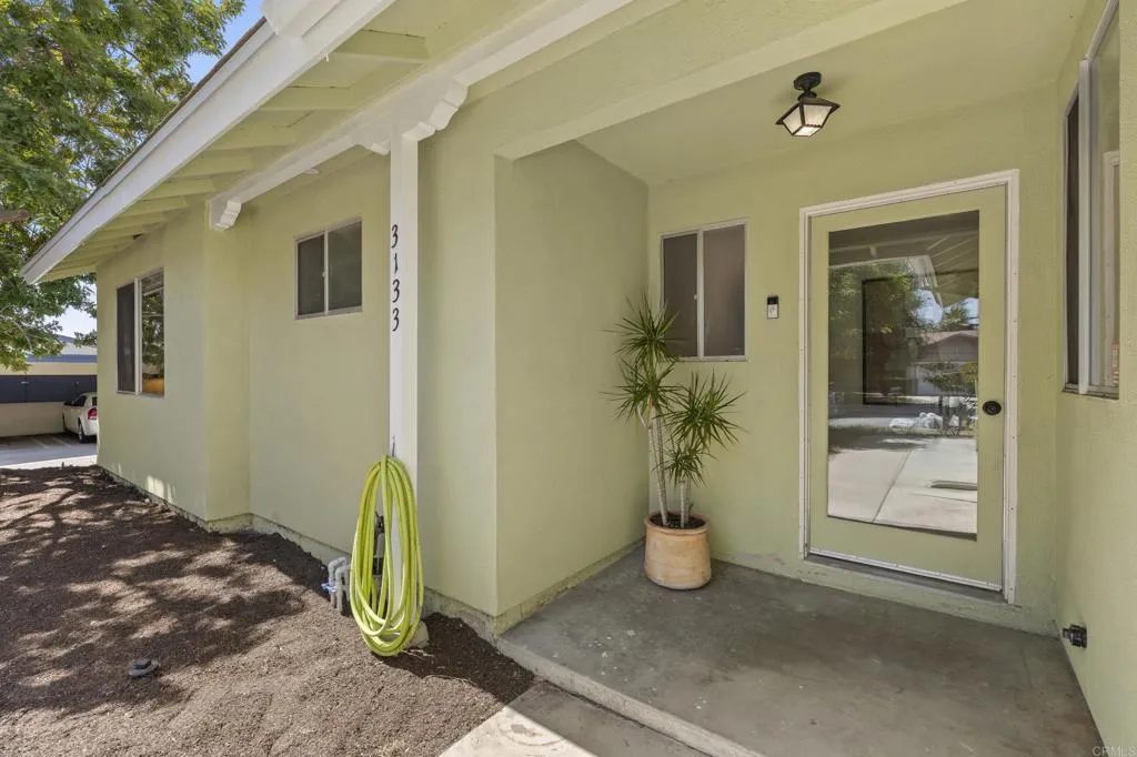 https://cdn.realtyfeed.com/cdn/127/306705969/35b2909b41b0812eb33a51f515b600e3.webp