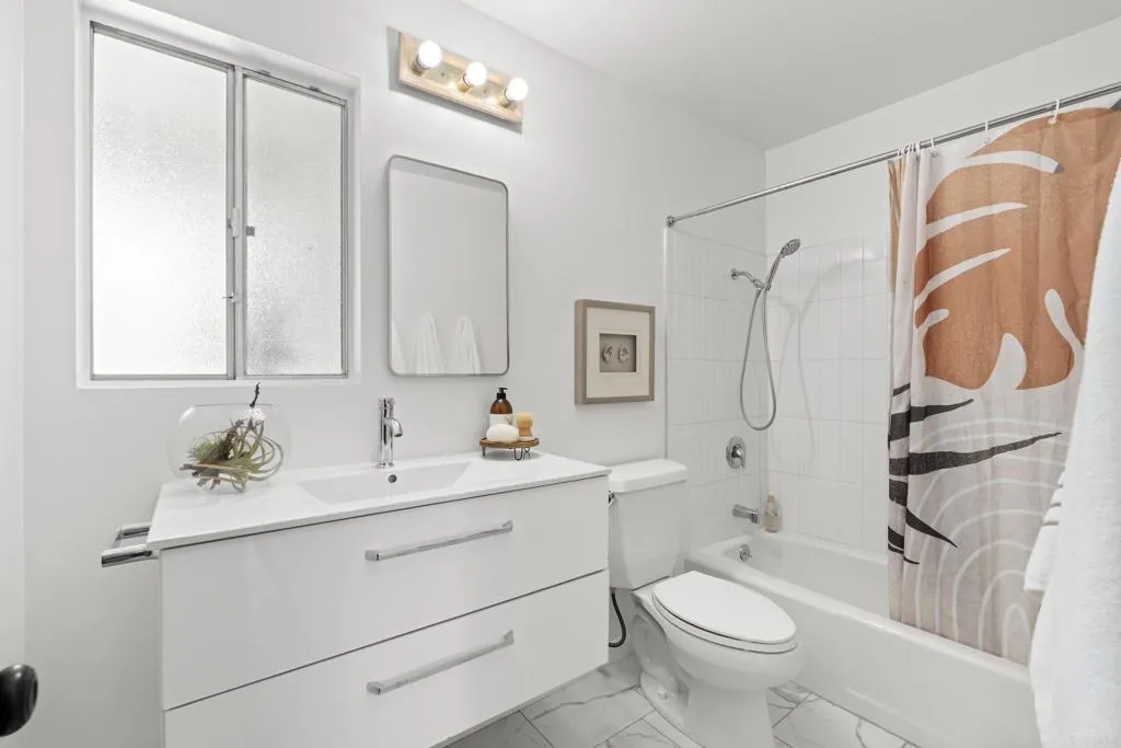 https://cdn.realtyfeed.com/cdn/127/306705969/7d62aab87f800014f3989b5d58a0de69.webp